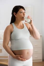 Chọn sữa tốt cho mẹ bầu và thai nhi